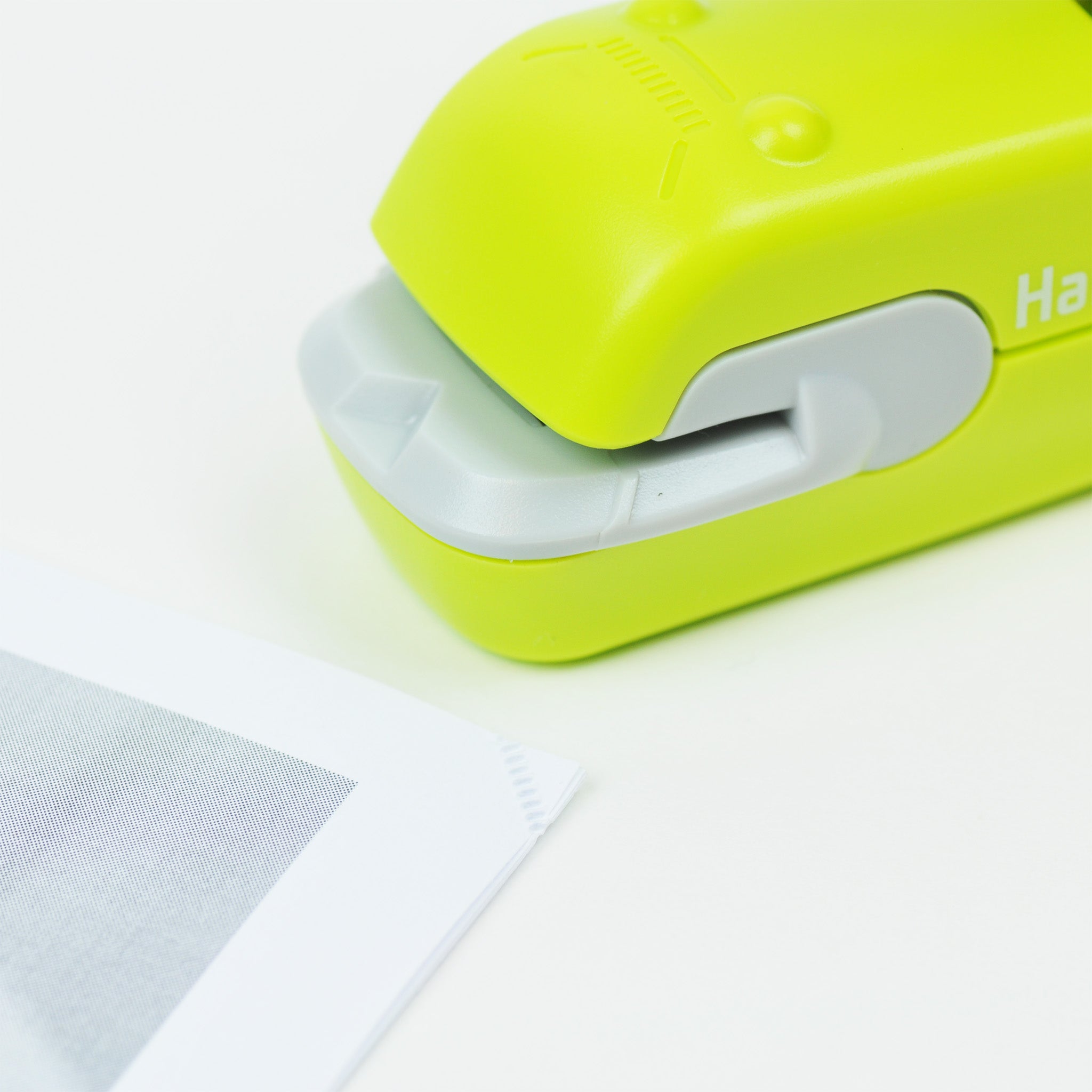 Kokuyo Harinacs Press Stapleless Stapler – Fireweed home and gift